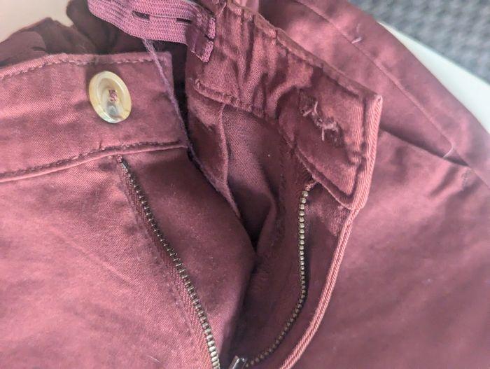 Pantalon Chino couleur bordeaux 10 ans parfait état - photo numéro 3