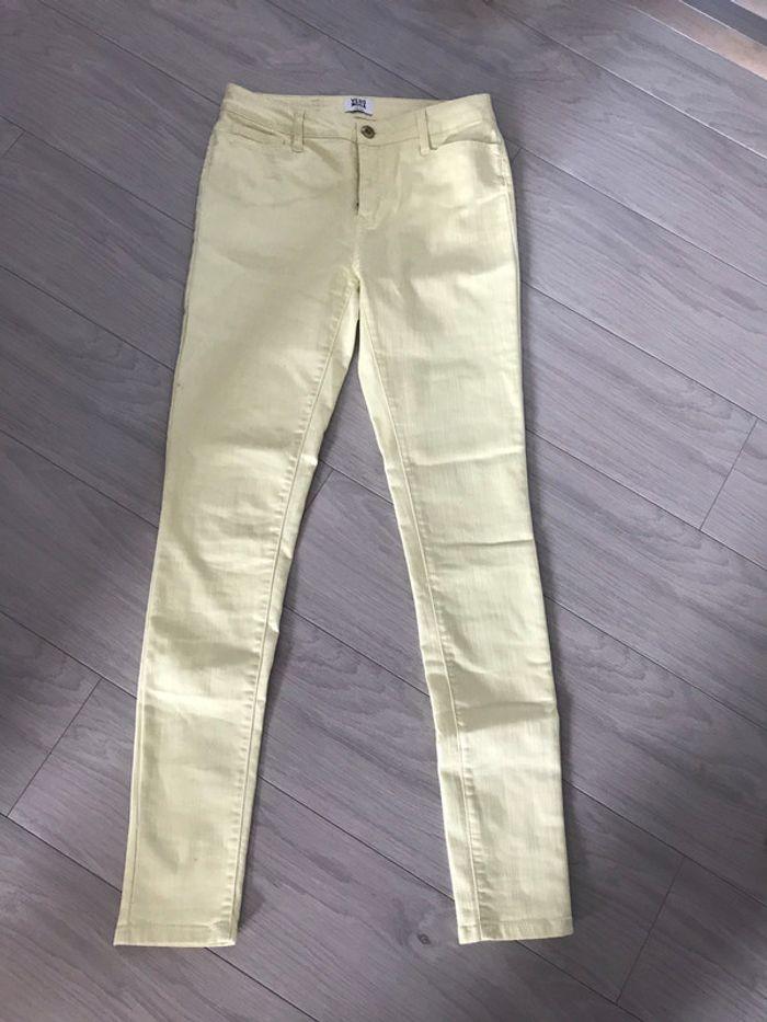 Jeans jaune pastel Vero Moda taille 27 - photo numéro 1