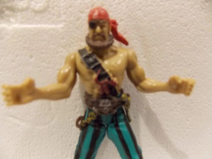 figurine pirate jambe de bois '' chap mei '' - photo numéro 2