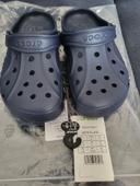 Crocs bleu taille 33/34