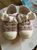 Baskets en toile fleuries taille 22