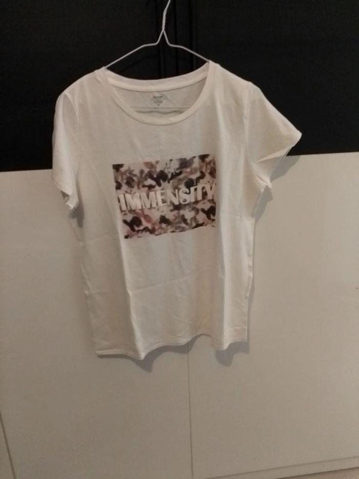 T-shirt - photo numéro 1