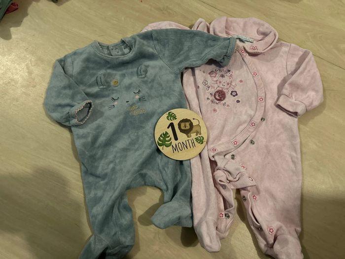 Lot 2 pyjamas 1 mois - photo numéro 1