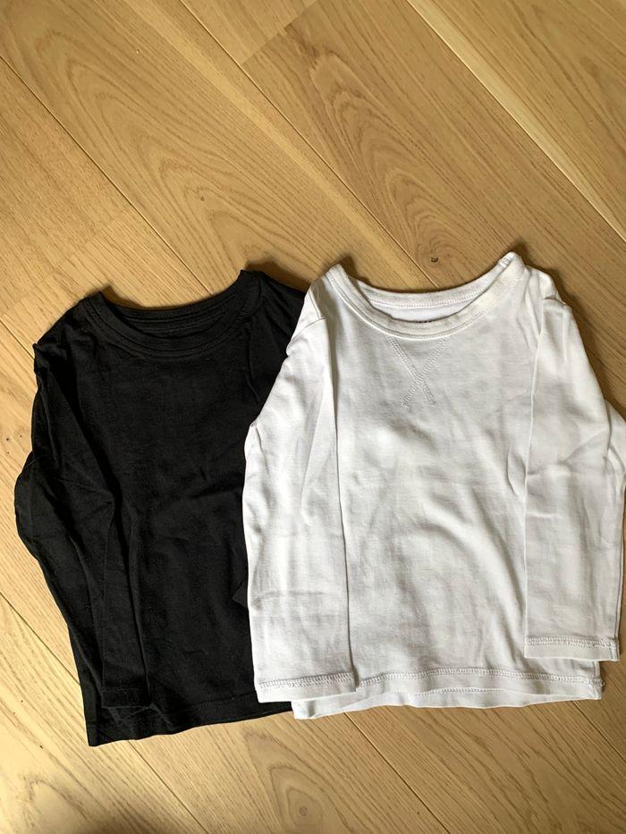 Lot 2 tee-shirts H&M 2 ans - photo numéro 1