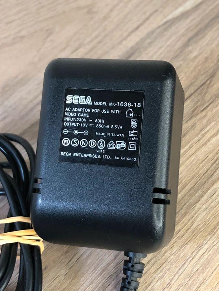 Bloc d’alimentation pour sega megadrive mk 1636-18 - photo numéro 2