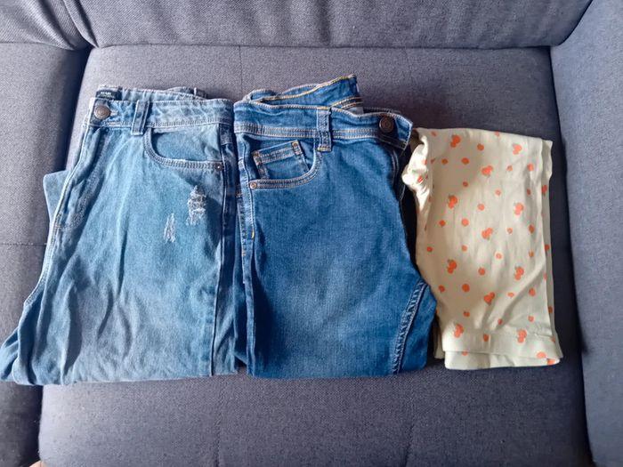 Lot 2 jeans et 1 legging