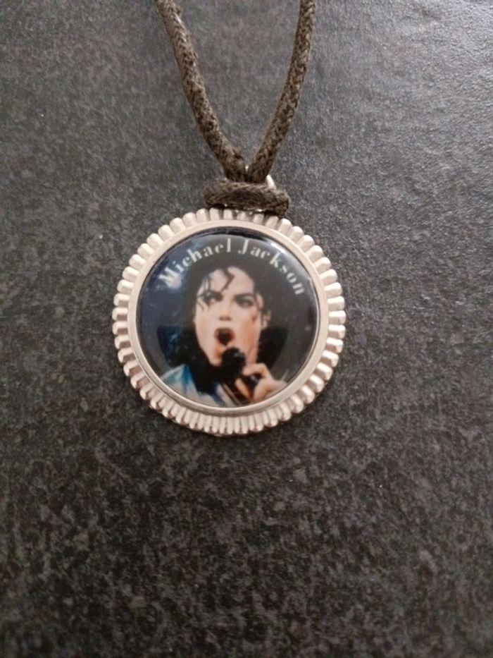 Collier cordon pendentif Michael Jackson - photo numéro 2