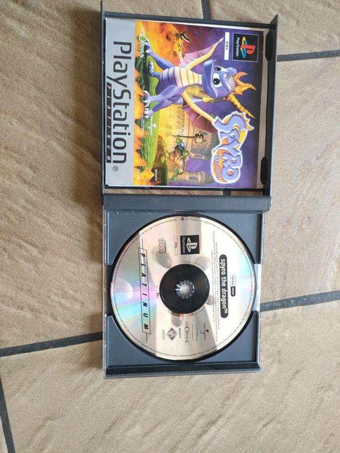 Jeux Playstation 1 spyro the dragon - photo numéro 2