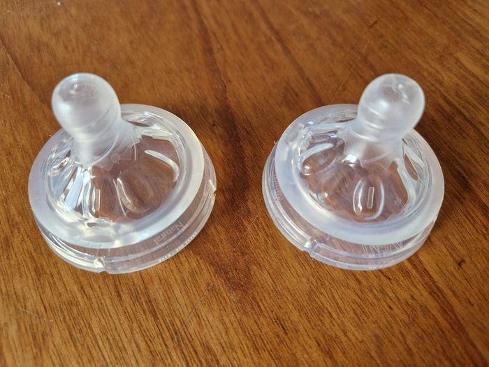 Lot de 2 tétines pour biberons Avent Natural débit 0m+