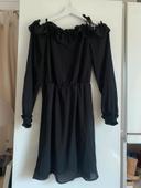 Robe noire épaules nues