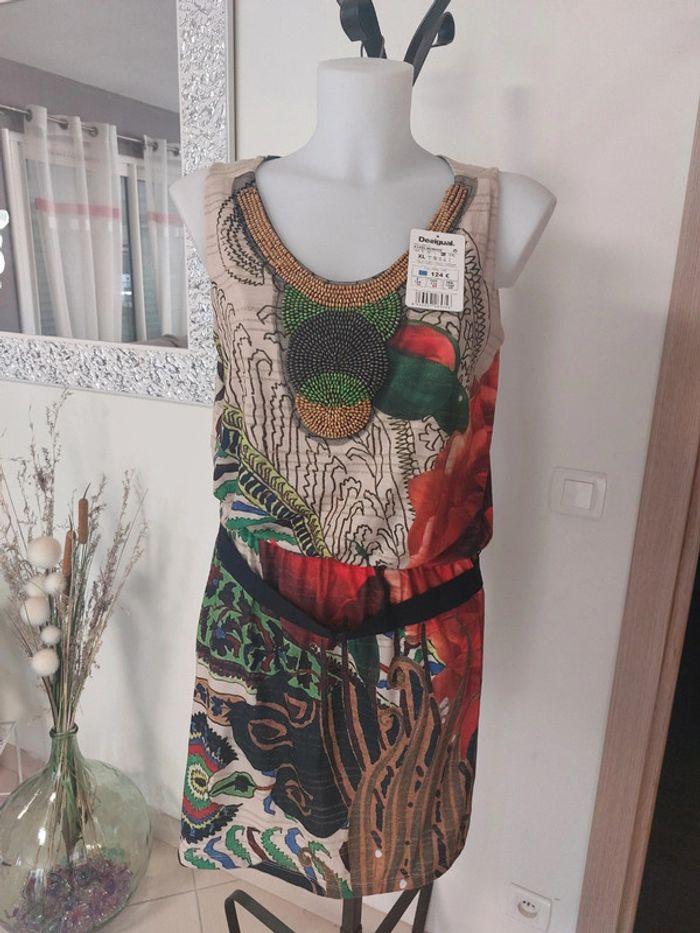 Robe desigual neuve  d été - photo numéro 1