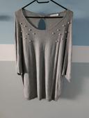 Pull gris avec perles