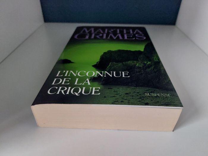 Livre "L'inconnue de la crique" Martha Grimes - photo numéro 5