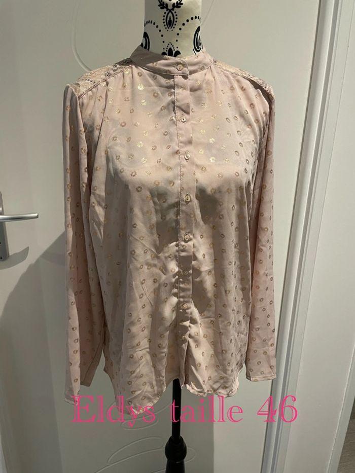 Chemise à manches longues fluide rose à motifs doré dentelle épaule Eldys taille 46 - photo numéro 1