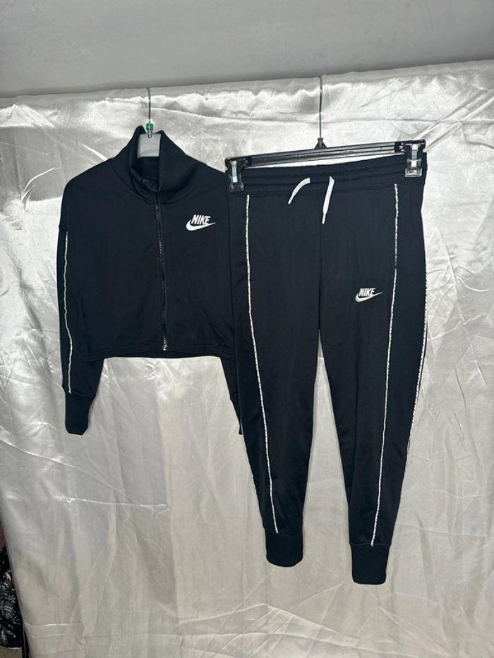 Survêtement Nike noir fille taille M soit 137/146 - photo numéro 1