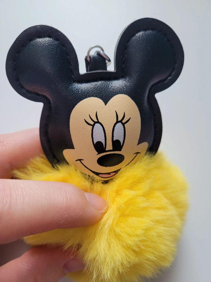 Porte clef minie jaune pompom - photo numéro 2