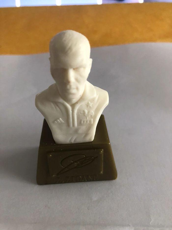 Figurine buste   "Zidane ", le Footballeur - photo numéro 3