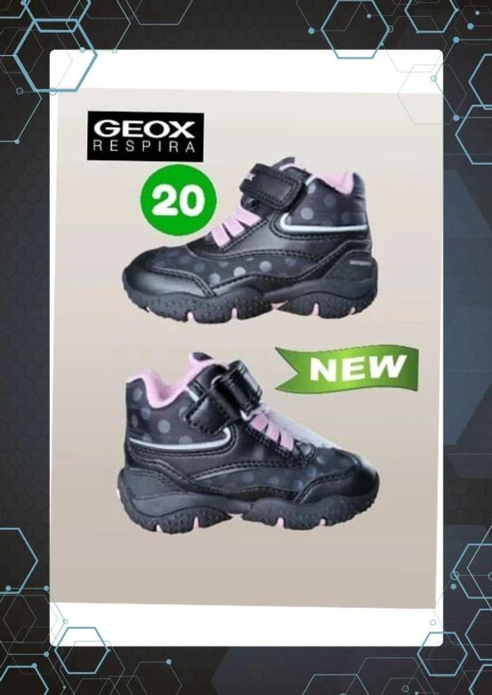 💦 Chaussures montantes Geox, pointure 20, neuves - photo numéro 1