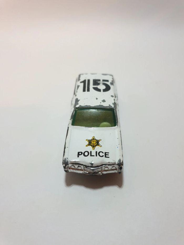 YatMing 1015 Ford LTD Break Police à l'échelle 1/64 - photo numéro 3