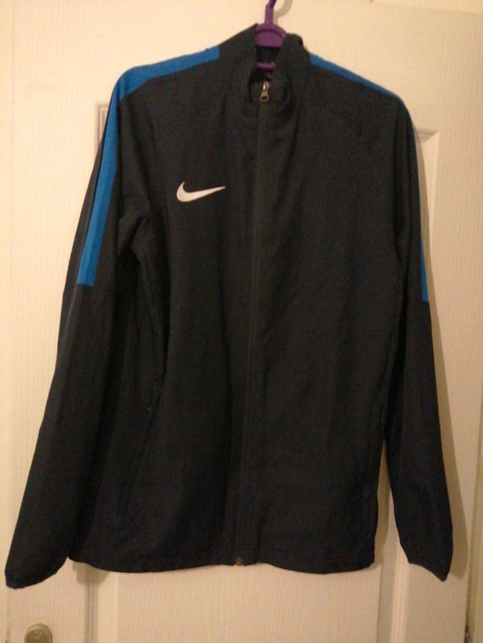 Gilet Nike taille M - photo numéro 1