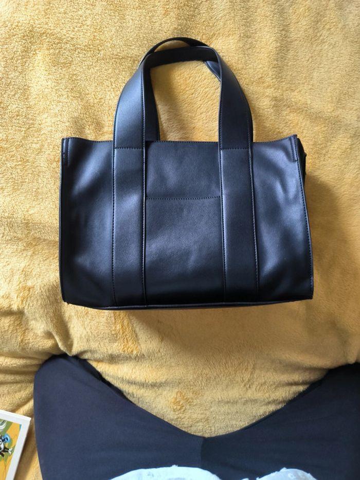 Sac en cuir noir - photo numéro 1