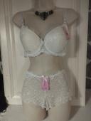 Ensemble de lingerie neuf avec armatures et rembourrage en 95C XL pour le shorty