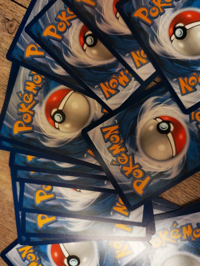 Lot de 40 cartes Pokémon dans doublons