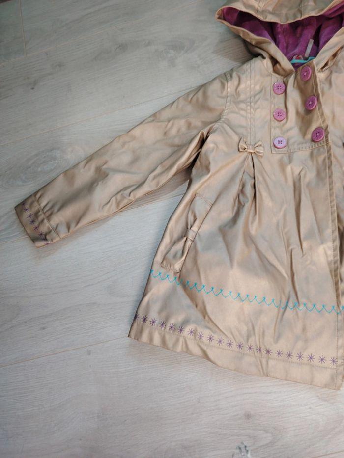 Manteau imperméable fille. Taille 6 ans - photo numéro 3