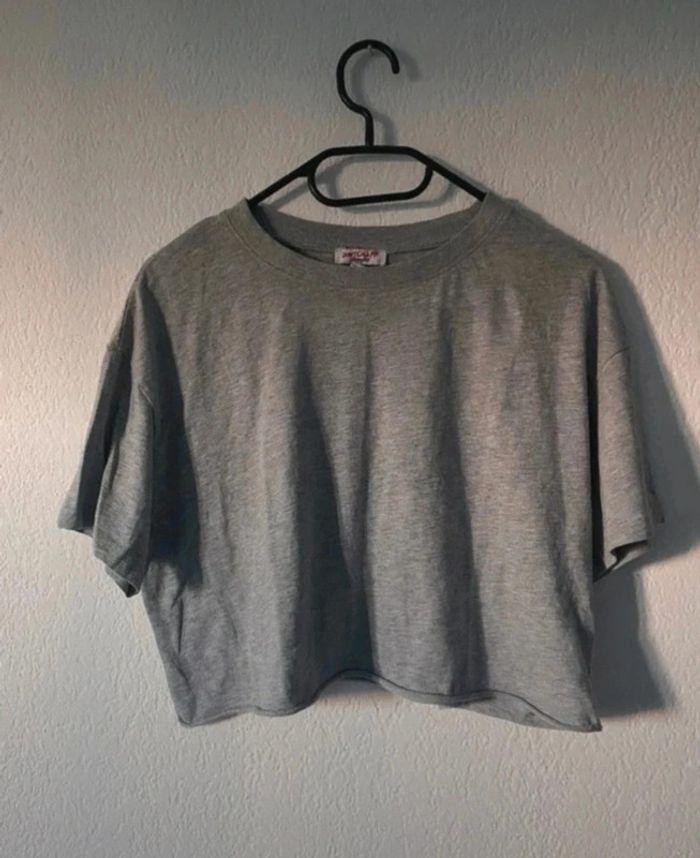 Tee-shirts gris - photo numéro 1