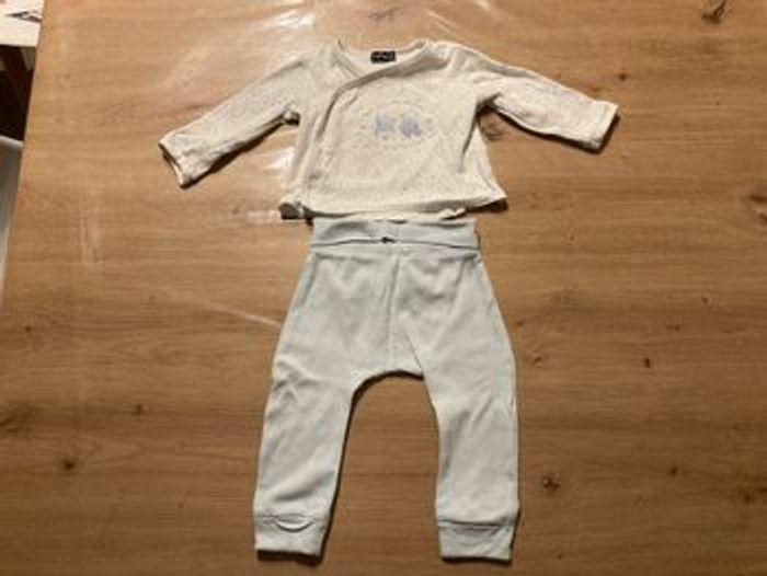 Vend pyjama bébé. Taille 9 mois - photo numéro 1