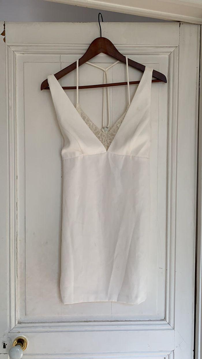 Robe blanche taille S - photo numéro 1