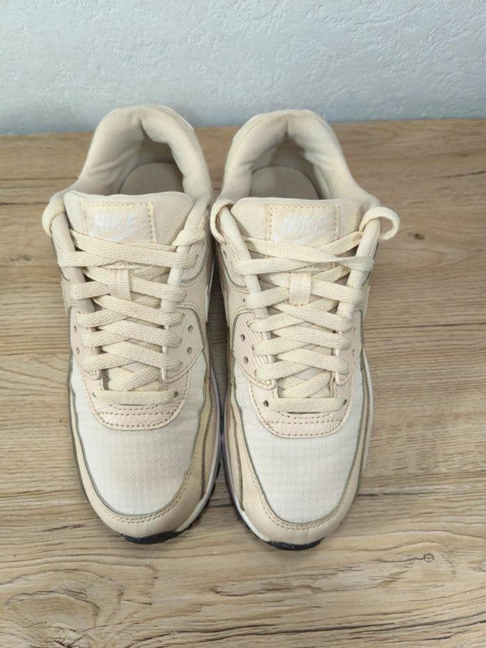 Baskets Nike air max 90 beige pointure 37.5 sans boîte - photo numéro 4