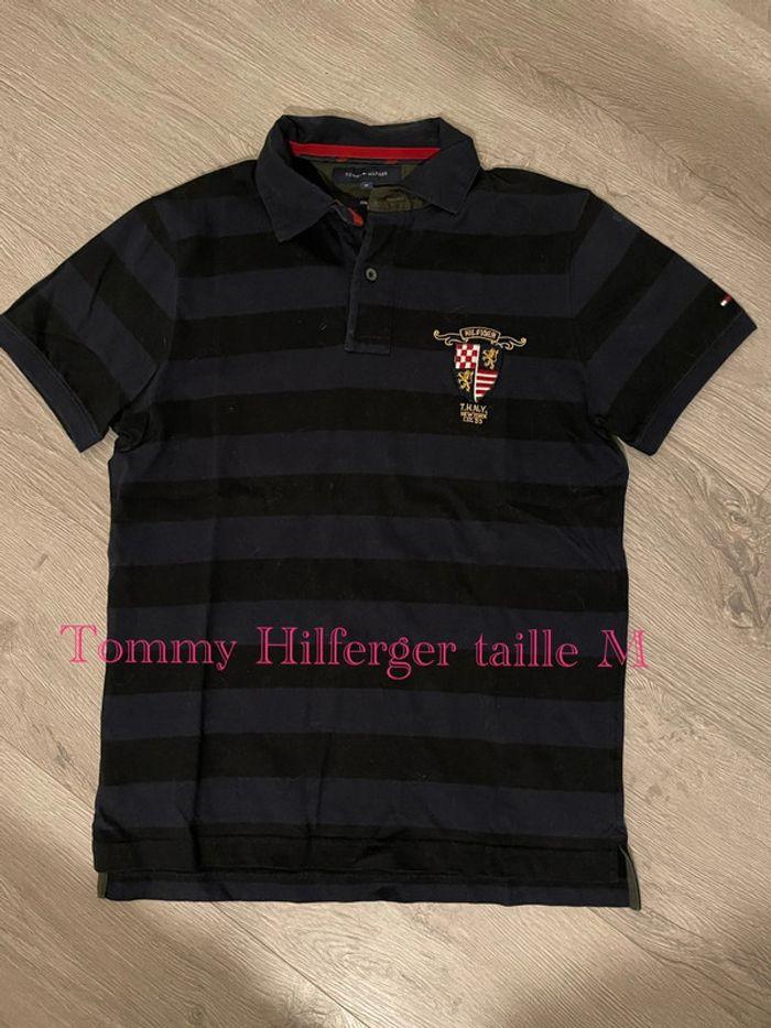 Polo manches courtes gris rayé noir motifs dos kaki Tommy Hilfiger taille M - photo numéro 1