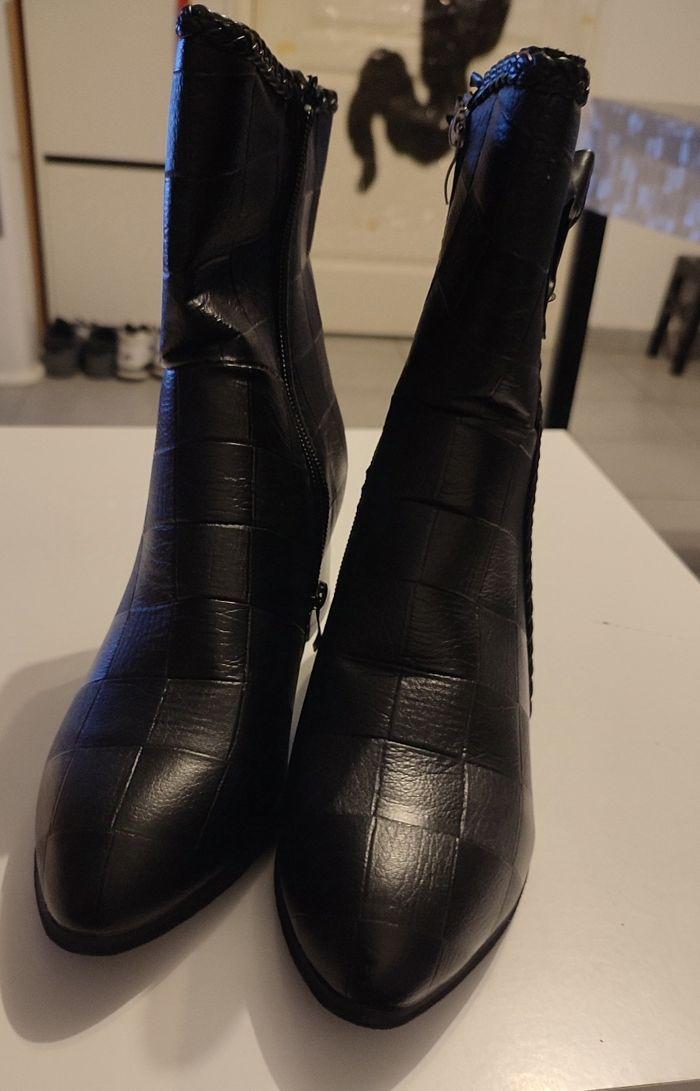 Bottines noires pointure 40 - photo numéro 2