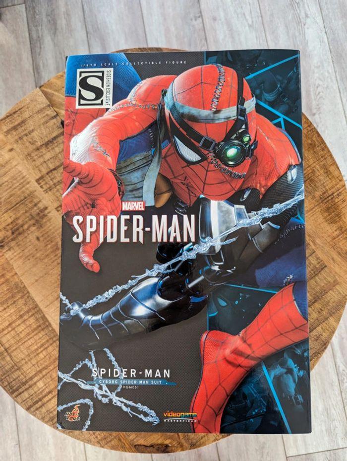 Figurine Hot Toys Cyborg Spider-Man Suit neuf scellé - photo numéro 1