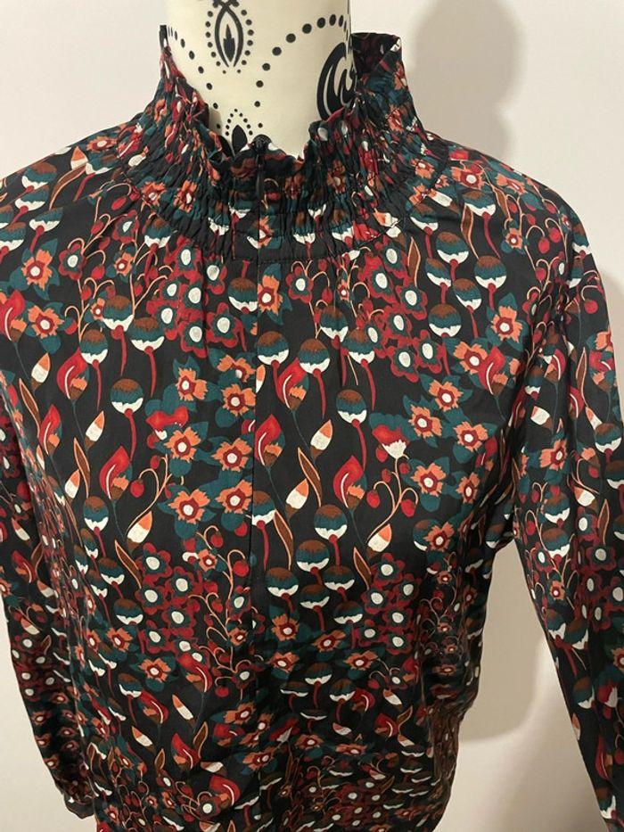 Blouse manche longue satin noir motif multicolore fermeture éclair col galeries Lafayette taille 36 - photo numéro 2