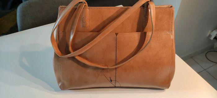 Très joli sac à mains en cuir véritable marque italienne Alfani leather - photo numéro 7