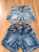 Lot 2 shorts jeans 7 / 8 ans