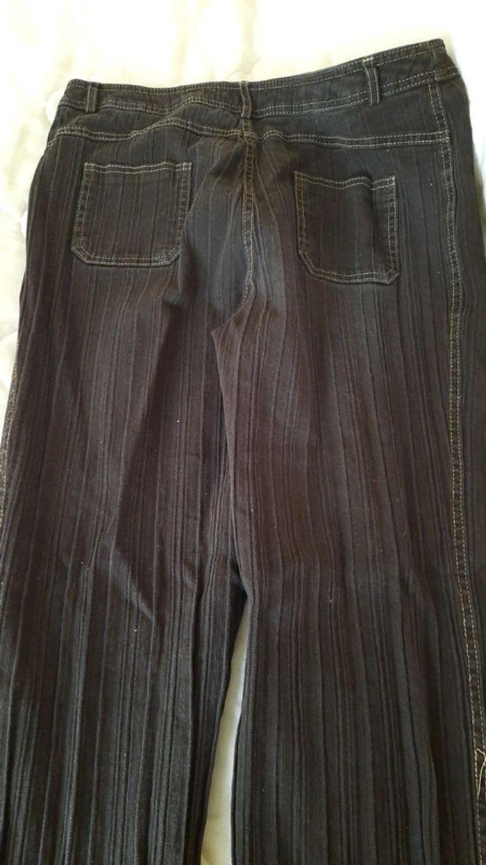 Pantalon peu porté - photo numéro 3