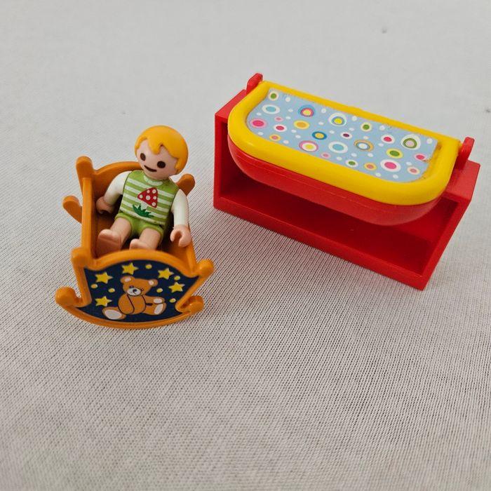 Playmobil bébé et meuble