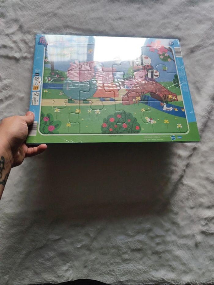 Puzzle pepa pig deux puzzles neuf pas déballer encore sous plastique idéale pour un cadeau de Noël - photo numéro 3