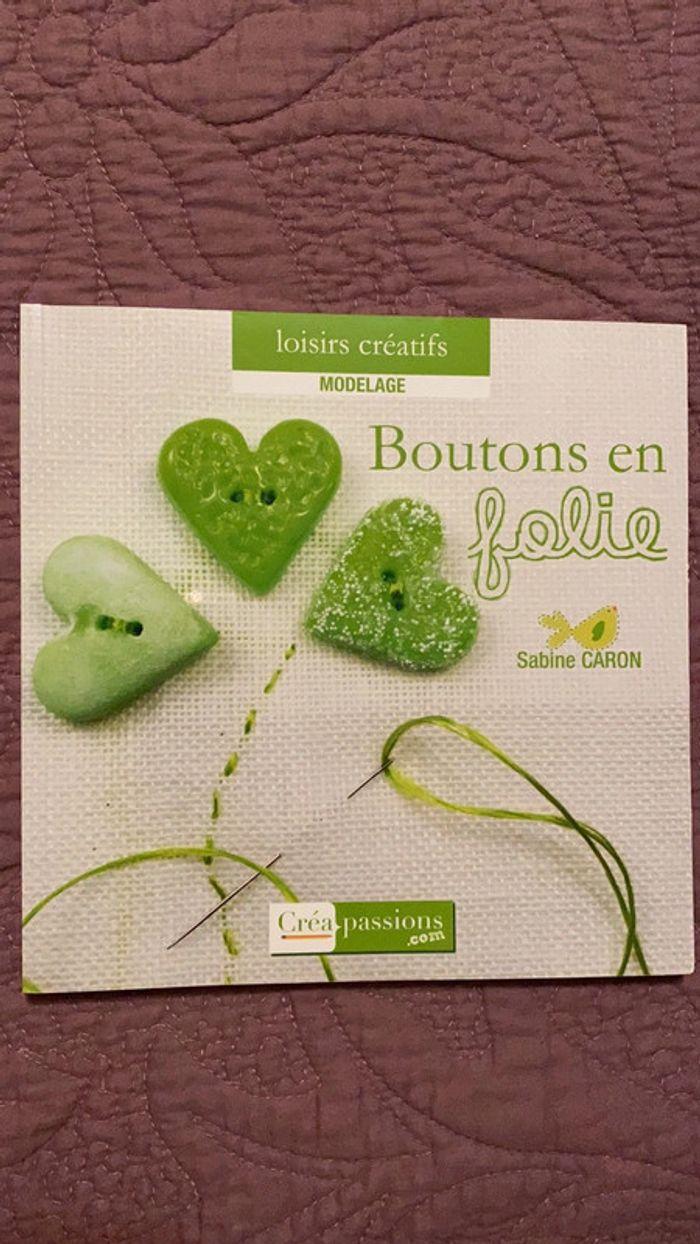 Livre NEUF « Boutons en folie » - photo numéro 1