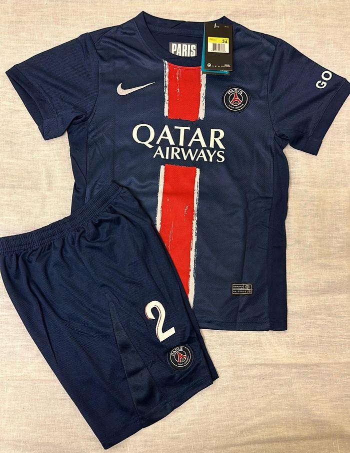 Ensemble de foot Paris Saint Germain - photo numéro 1