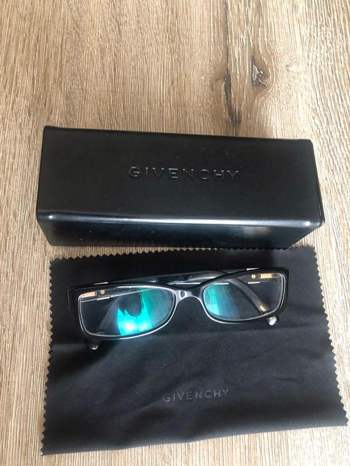 Paire de lunettes de vue  Givenchy - photo numéro 1