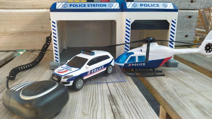 Station police - photo numéro 2