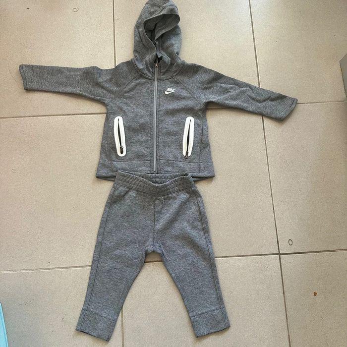 Ensemble jogging Nike bébé - photo numéro 1