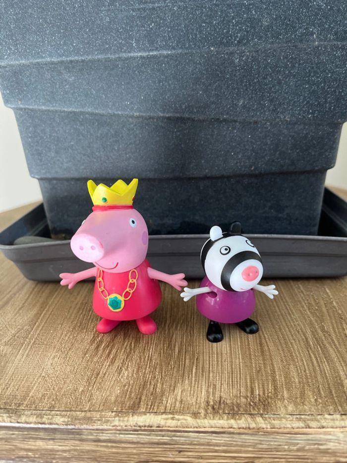 2 figurines Peppa pig - photo numéro 1