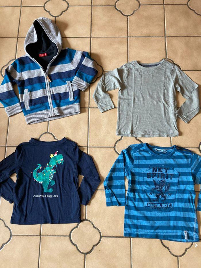 Lot 4 ans 3 hauts et 1 pull - photo numéro 1