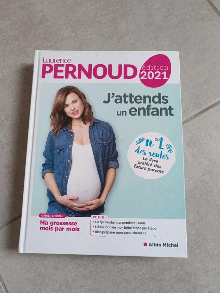 Livre J'attends un enfant édition 2021 - photo numéro 1