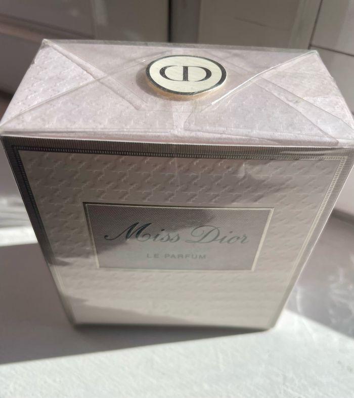 Miss Dior le parfum 40 ml - photo numéro 4